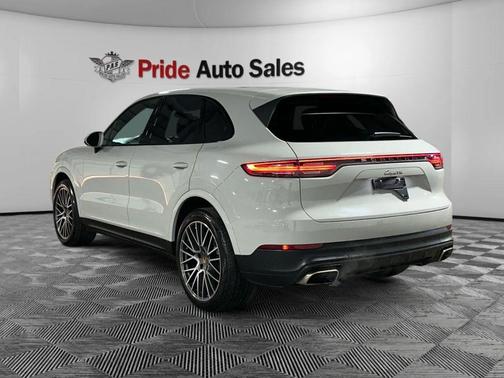 2022 Porsche Cayenne Cayenne