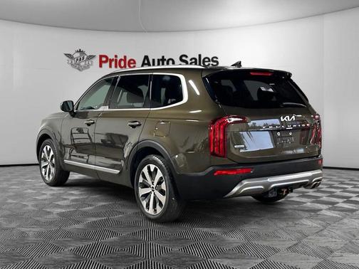 2022 Kia Telluride S Sport Utility 4D