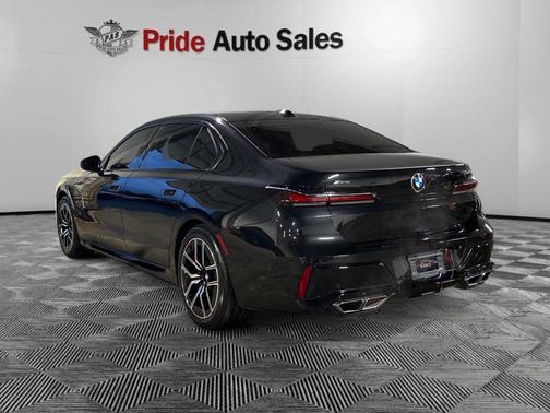 2025 BMW 760 760i xDrive Sedan 4D