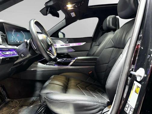 2025 BMW 760 760i xDrive Sedan 4D