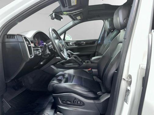 2022 Porsche Cayenne Cayenne