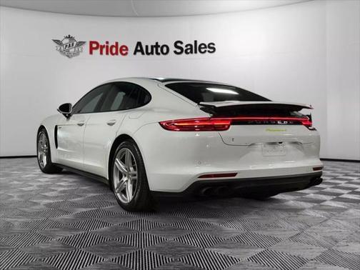 2018 Porsche Panamera E-Hybrid 4