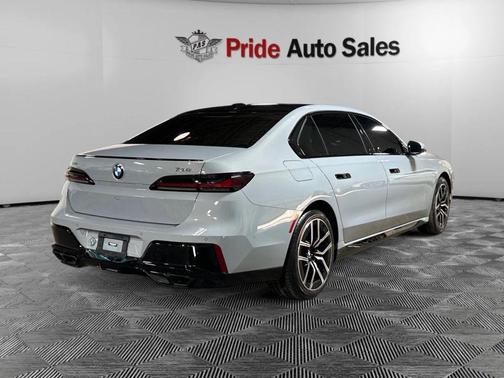 2023 BMW 760 760i xDrive Sedan 4D