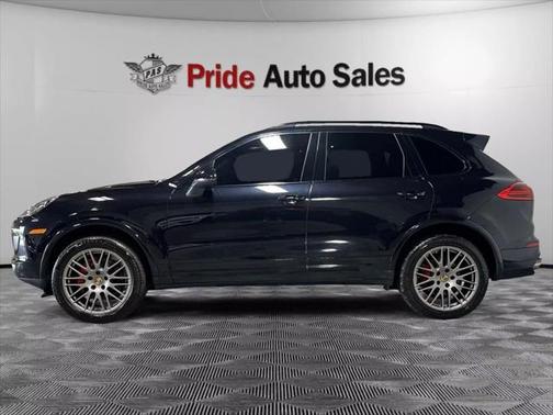 2018 Porsche Cayenne Platinum Edition