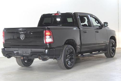 Photo 4 of 28 of 2019 RAM 1500 Big Horn