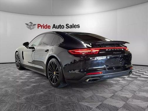 2018 Porsche Panamera 4