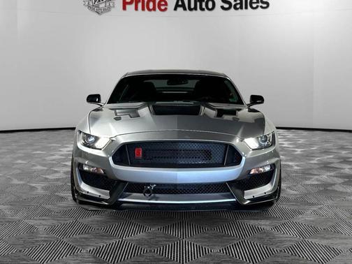 2020 Ford Shelby GT350R Base