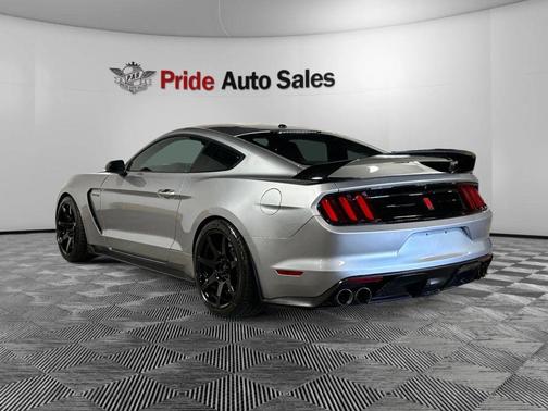 2020 Ford Shelby GT350R Base