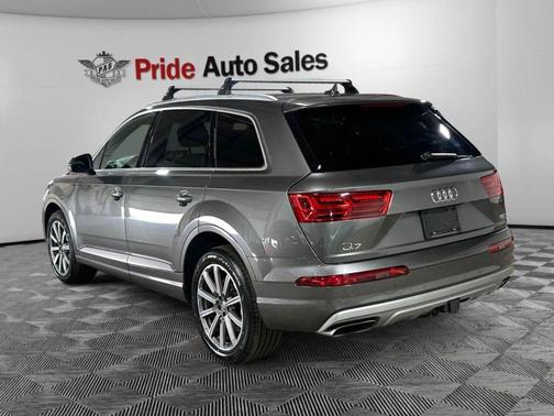 Samurai Gray Metallic 2018 Audi Q7 3.0T Premium Plus