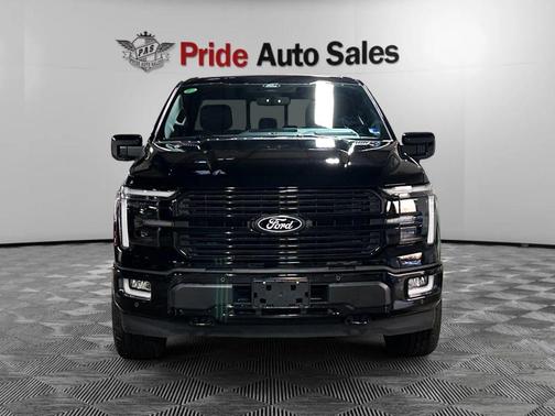 2025 Ford F-150 Platinum Pickup 4D 5 1/2 ft