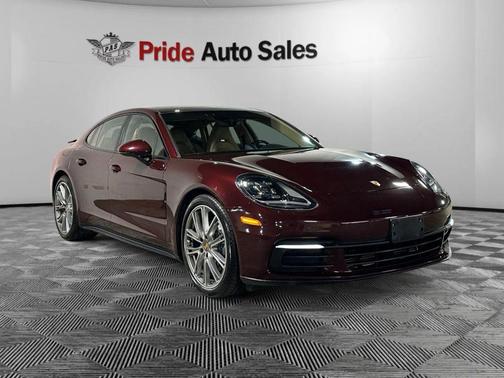 2018 Porsche Panamera 4
