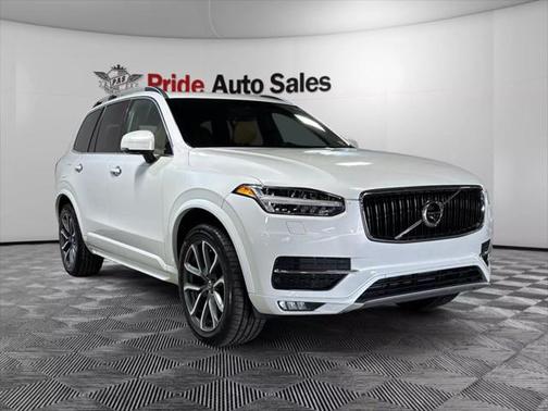 2017 Volvo XC90 T6 Momentum