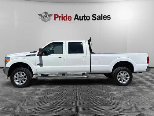 White 2013 Ford F-350 Lariat