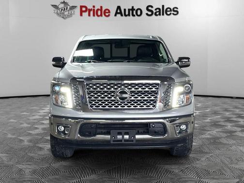 2017 Nissan Titan SL