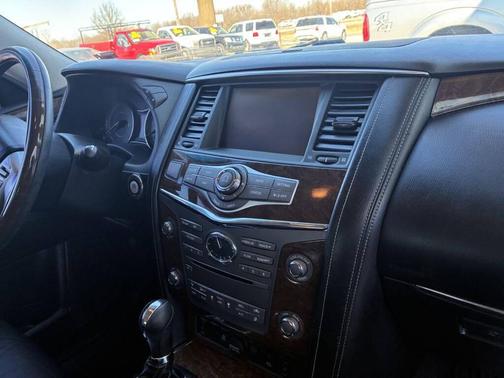 2015 INFINITI QX80 Base