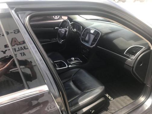 2016 Chrysler 300 Limited