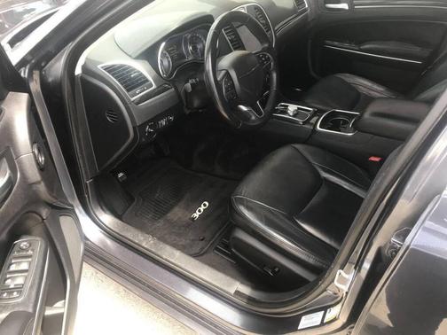 2016 Chrysler 300 Limited