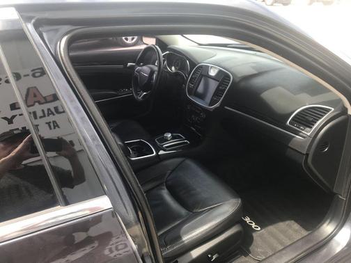 2016 Chrysler 300 Limited