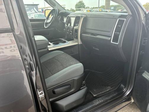 2014 RAM 1500 SLT