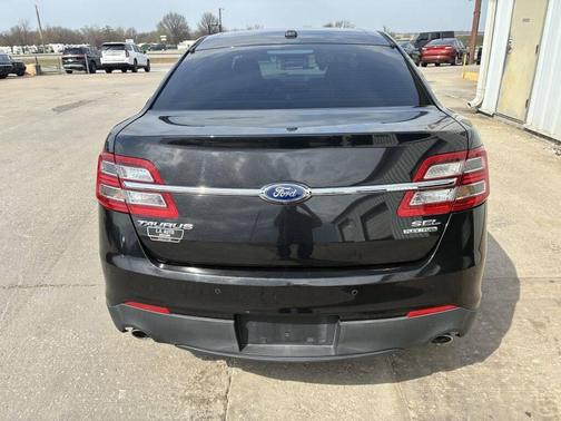 2015 Ford Taurus SEL