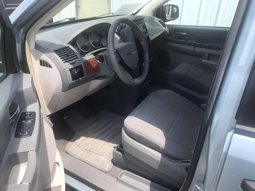 2008 Chrysler Town & Country LX