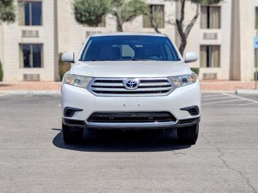Blizzard Pearl 2013 Toyota Highlander SE