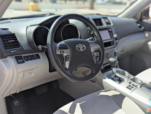 Blizzard Pearl 2013 Toyota Highlander SE