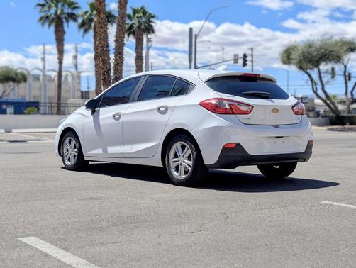 Summit White 2017 Chevrolet Cruze LT