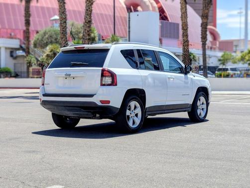 Bright White Clearcoat 2016 Jeep Compass Sport