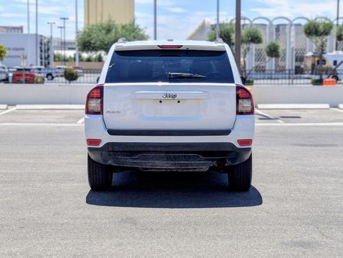 Bright White Clearcoat 2016 Jeep Compass Sport