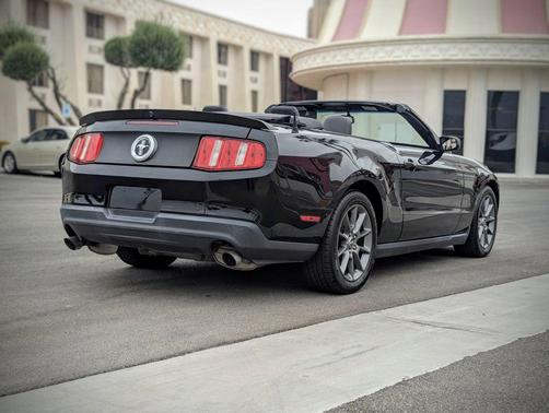 2011 Ford Mustang V6 Premium