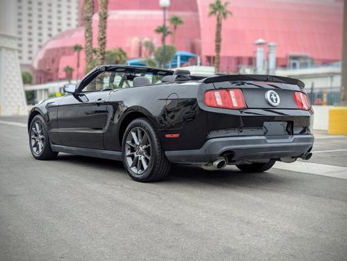 2011 Ford Mustang V6 Premium