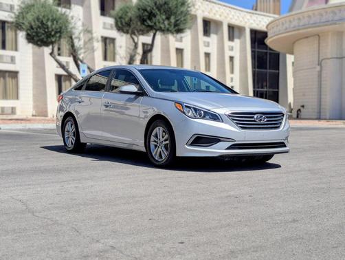 Symphony Silver 2017 Hyundai SONATA SE