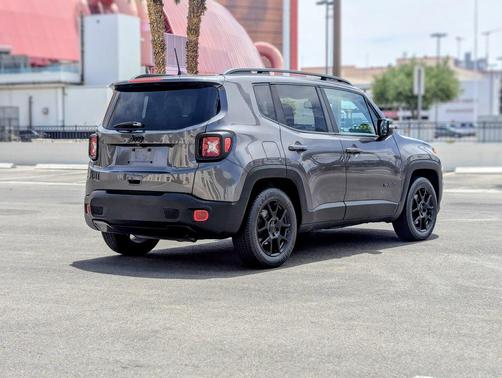 Granite Crystal Metallic Clearcoat 2019 Jeep Renegade Latitude