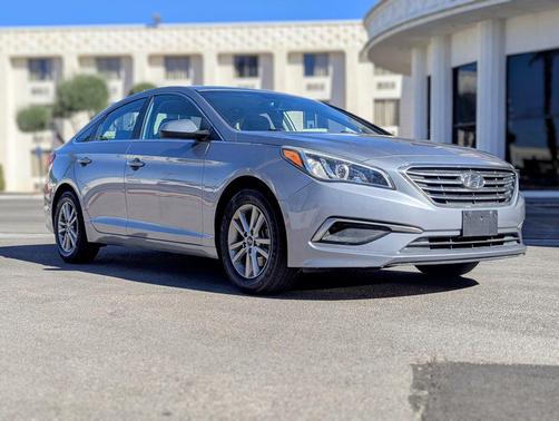 2016 Hyundai SONATA SE