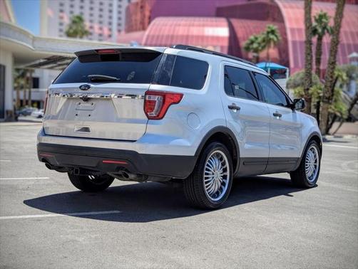 2017 Ford Explorer Base