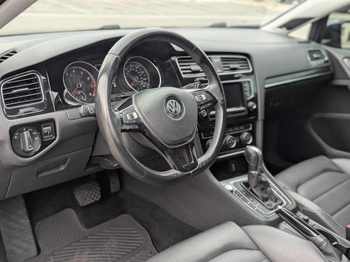 2015 Volkswagen Golf SportWagen TSI SEL 4-Door