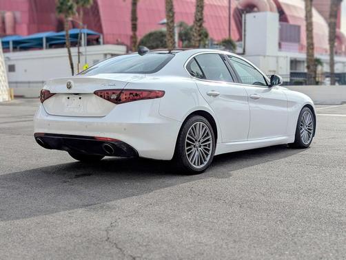 2018 Alfa Romeo Giulia Ti Lusso