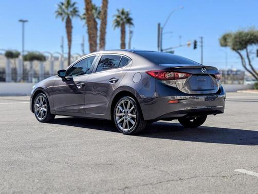2018 Mazda Mazda3 Touring