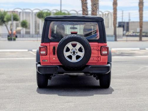 Firecracker Red Clearcoat 2018 Jeep Wrangler Unlimited Sport