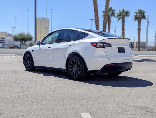 Pearl White Multi-Coat 2022 Tesla Model Y Performance Dual Motor All-Wheel Drive