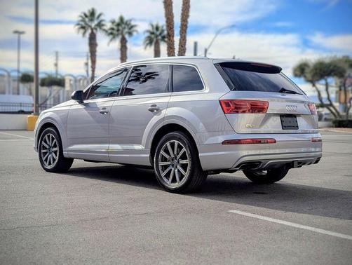 2019 Audi Q7 55 Premium Plus