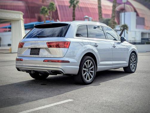 2019 Audi Q7 55 Premium Plus