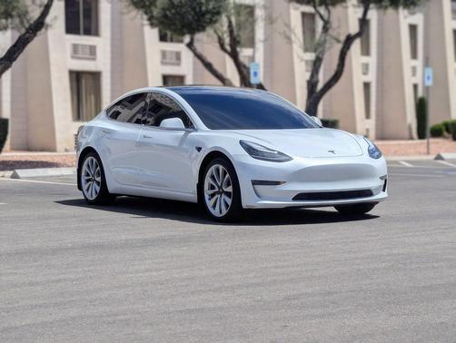 Pearl White Multi-Coat 2019 Tesla Model 3 Long Range