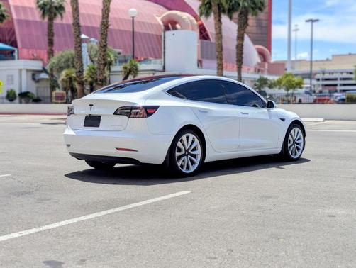 Pearl White Multi-Coat 2019 Tesla Model 3 Long Range