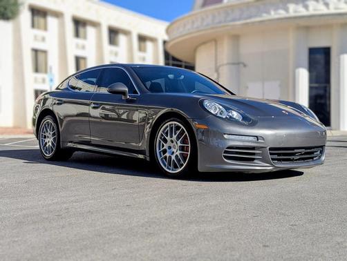 2014 Porsche Panamera 4S