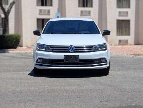 Pure White 2016 Volkswagen Jetta 1.8T Sport