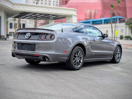 2014 Ford Mustang V6