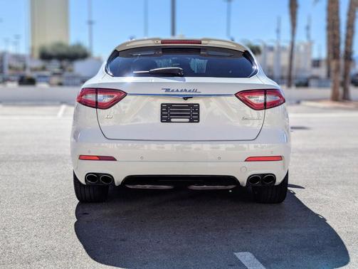Bianco 2018 Maserati Levante S GranSport