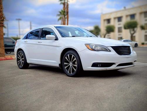 2013 Chrysler 200 Touring